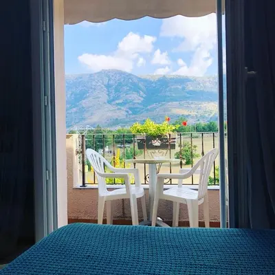 Vue générale sur la montagne ou vue sur la montagne depuis l'hôtel