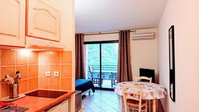 Cuisine ou kitchenette dans l'établissement Résidence A Barcella
