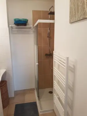 Salle de bains dans l'établissement Domaine de Mélody