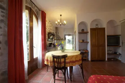 Télévision ou salle de divertissement dans l'établissement Casa-Albina-Corsica