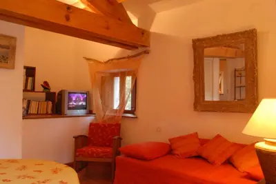 Télévision ou salle de divertissement dans l'établissement Casa-Albina-Corsica