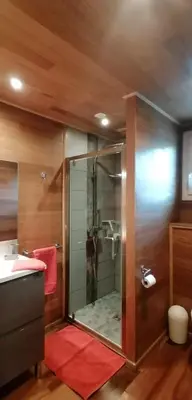 Salle de bains dans l'établissement VILLA ANGELINI