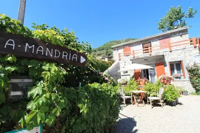 Vue générale sur la montagne ou vue sur la montagne depuis la maison de vacances
