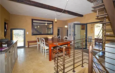 Cuisine ou kitchenette dans l'établissement Awesome Home In Ville-Di-Paraso