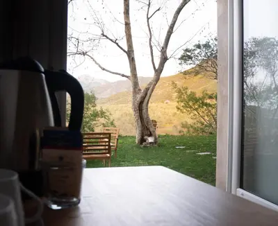 Vue générale sur la montagne ou vue sur la montagne depuis la maison d'hôtes
