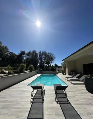 Piscine de l'établissement VILLA BENOA ou située à proximité