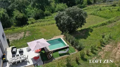 Piscine de l'établissement Corse et Zen LOFT ZEN 145m2 8à9 pers ou située à proximité