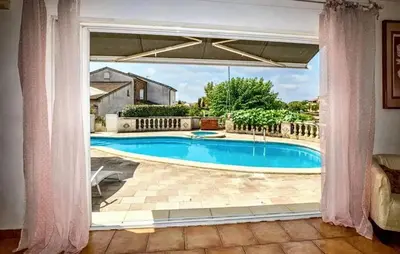 Piscine de l'établissement Villa ensoleillée & Piscine privée à Aléria ou située à proximité