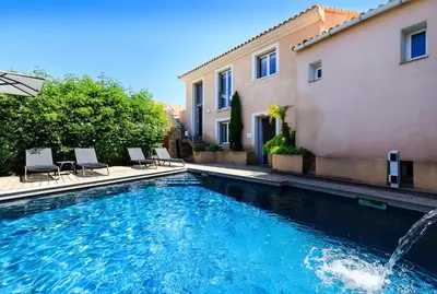 Piscine de l'établissement U CASALE ou située à proximité