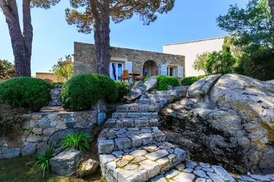 Jardin de l'établissement U PIAZZALE