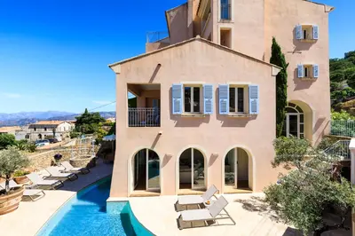Piscine de l'établissement CASA SANTA MARIA ou située à proximité