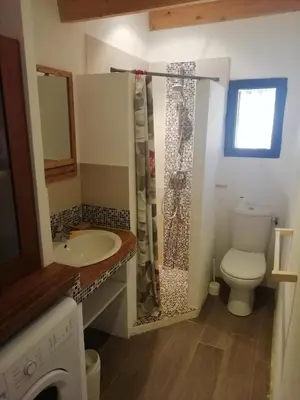 Salle de bains dans l'établissement Clos Olivella