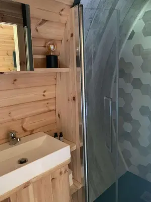 Salle de bains dans l'établissement A Chjusella di E Sertine