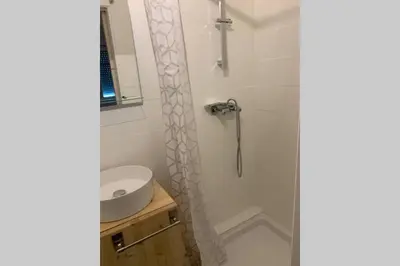 Salle de bains dans l'établissement Charmant petit studio en centre ville