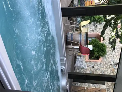 Piscine de l'établissement 1722 Chambres de Charme ou située à proximité