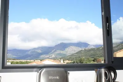 Vue générale sur la montagne ou vue sur la montagne depuis l'appartement