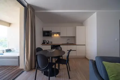 Cuisine ou kitchenette dans l'établissement Residence Saletta Mare