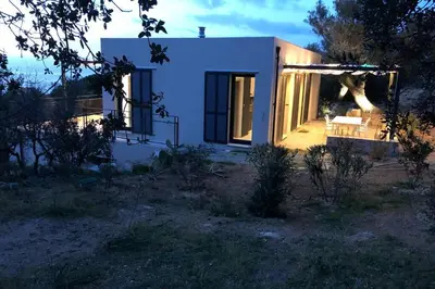 Jardin de l'établissement Villa Fogata à l'Ile Rousse vue mer exceptionnelle