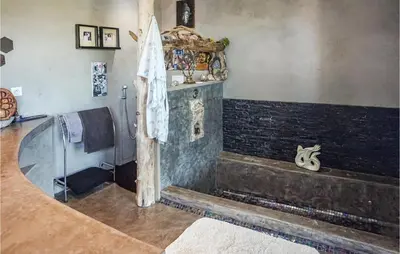 Coin salon dans l'établissement 3 Bedroom Awesome Home In Calenzana