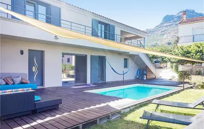 Piscine de l'établissement 3 Bedroom Awesome Home In Calenzana ou située à proximité