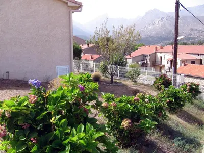 Vue générale sur la montagne ou vue sur la montagne depuis la maison de vacances