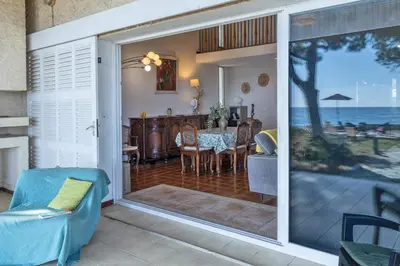 Coin salon dans l'établissement Villa Les 3 frères