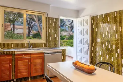 Cuisine ou kitchenette dans l'établissement Villa Les 3 frères