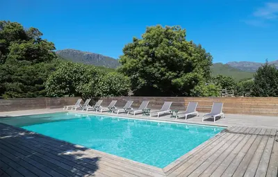 Piscine de l'établissement Le Relais de Sisco ou située à proximité