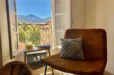 Vue générale sur la montagne ou vue sur la montagne depuis l'appartement