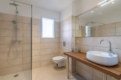 Salle de bains dans l'établissement Résidence U Manellu
