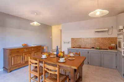 Cuisine ou kitchenette dans l'établissement Domaine Bollaccia - Casa Bodri