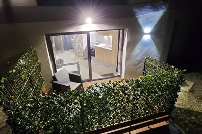 Jardin de l'établissement Corse et Zen BULLE ZEN 25 m² 2 pers + Bébé