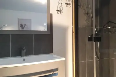 Salle de bains dans l'établissement Corse et Zen BULLE ZEN 25 m² 2 pers + Bébé