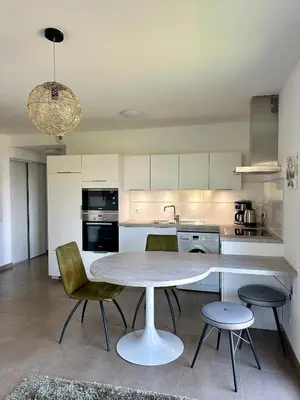 Cuisine ou kitchenette dans l'établissement Appartement COCON vue mer