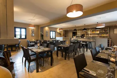 Restaurant ou autre lieu de restauration dans l'établissement Hôtel - Restaurant U Santu Petru