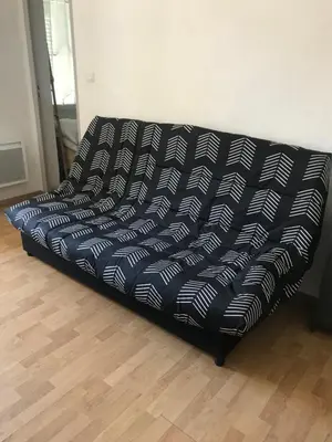 Coin salon dans l'établissement Charmant T1 plein centre Corte au 13 cours paoli wifi gratuit calme lumineux