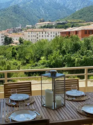 Vue générale sur la montagne ou vue sur la montagne depuis l'appartement
