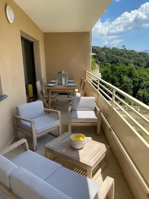 Balcon ou terrasse dans l'établissement Appartements de Standing - Panate