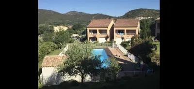Vue générale sur la montagne ou vue sur la montagne depuis l'appartement