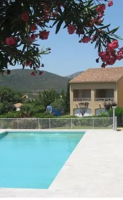 Piscine de l'établissement Résidence calme à 2 km de Saint-Florent ou située à proximité