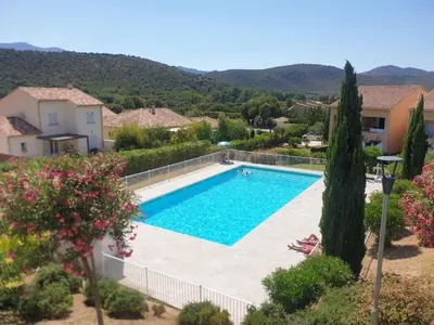 Piscine de l'établissement Coin tranquille à 2km de Saint-Florent ou située à proximité