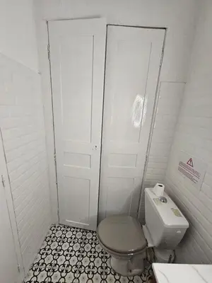 Salle de bains dans l'établissement Magnifique Grand 30m2 refait à neuf en 2025 lumineux 4 couchages hyper centre Corte 13 cours paoli wifi tv lave linge