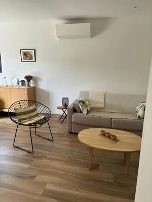 Coin salon dans l'établissement Villa à 900 m de la plage de Lozari