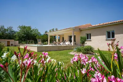 Jardin de l'établissement Villa Camille