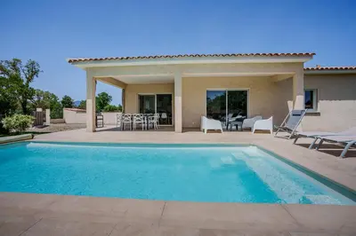 Piscine de l'établissement Villa Camille ou située à proximité