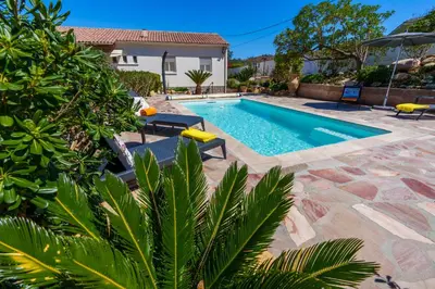 Piscine de l'établissement Villa Roma ou située à proximité