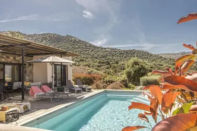 Vue générale sur la montagne ou vue sur la montagne depuis la villa