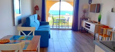 Cuisine ou kitchenette dans l'établissement Studio standing classé meublé de tourisme avec terrasse vue mer 