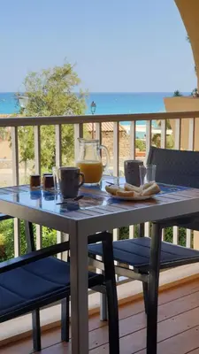 Balcon ou terrasse dans l'établissement Studio standing classé meublé de tourisme avec terrasse vue mer 