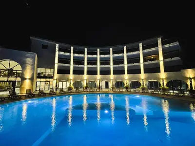 Piscine de l'établissement Eco-Résidence Dolce Paese & Spa ou située à proximité